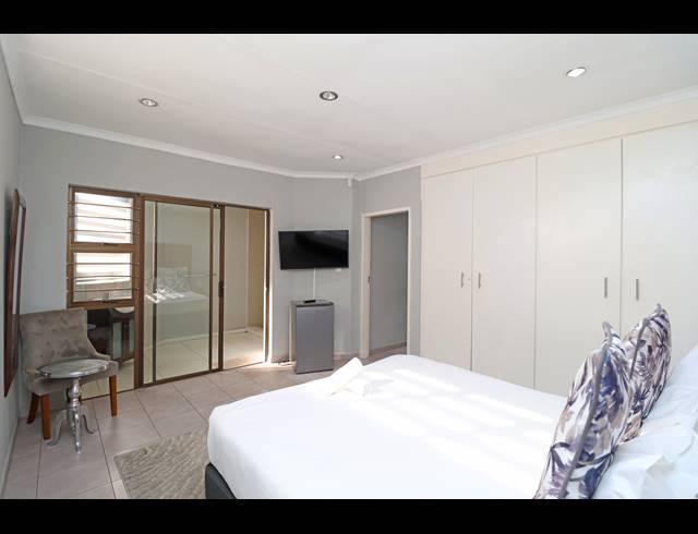 5 BEDROOM HOUSE TO LET IN WINSTON RIDGE